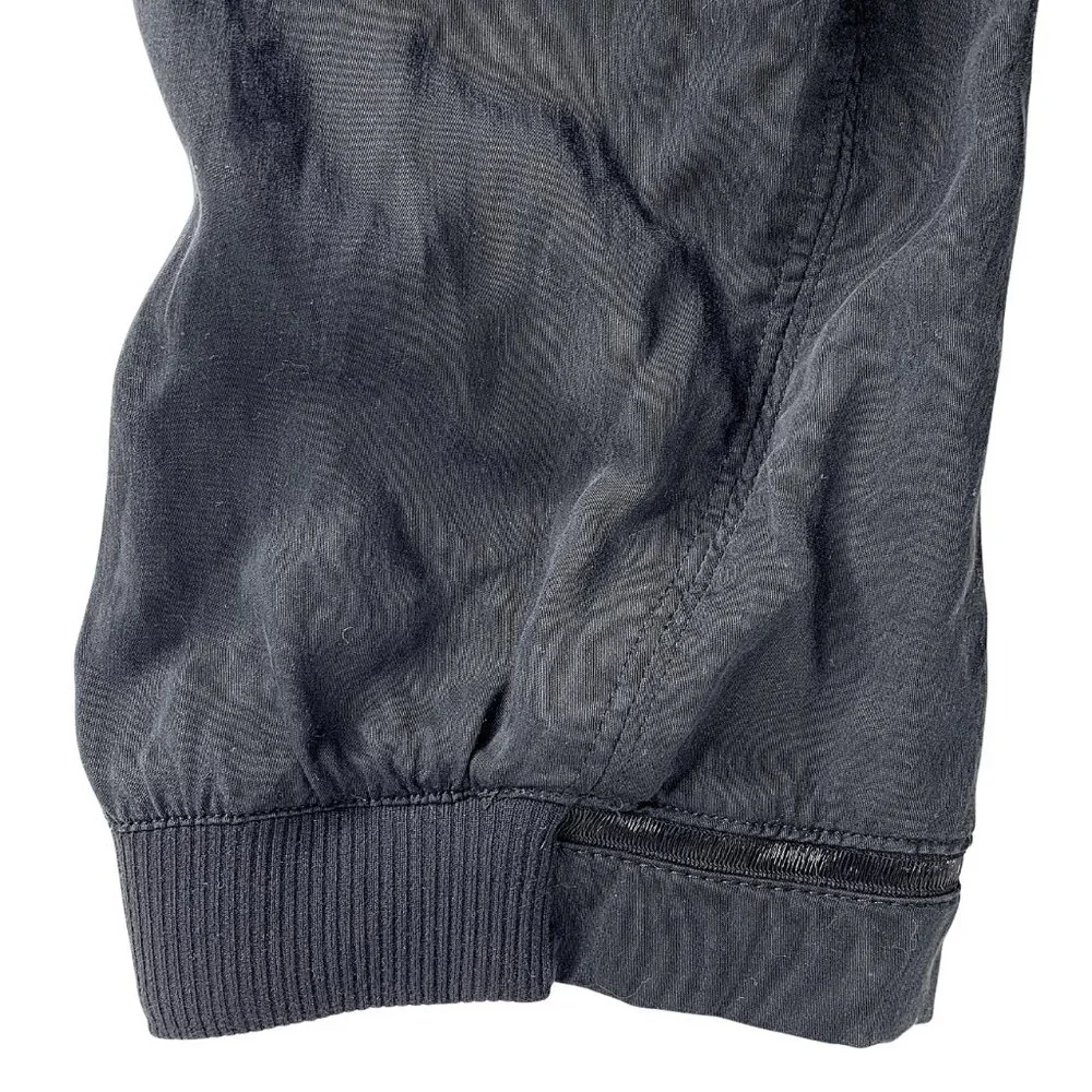 Lululemon Lightweight Pleated Jogger Pant in Black - Picture 6 of 7